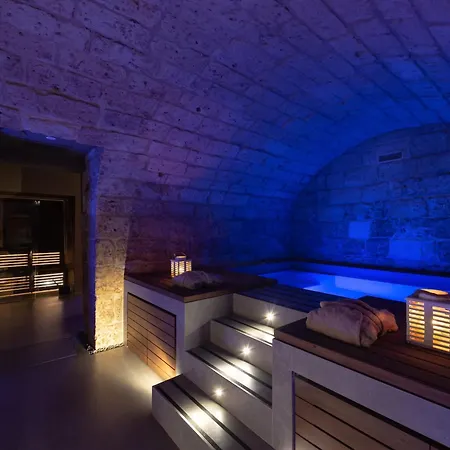 Vis Urban Suites&spa מלון דירות *