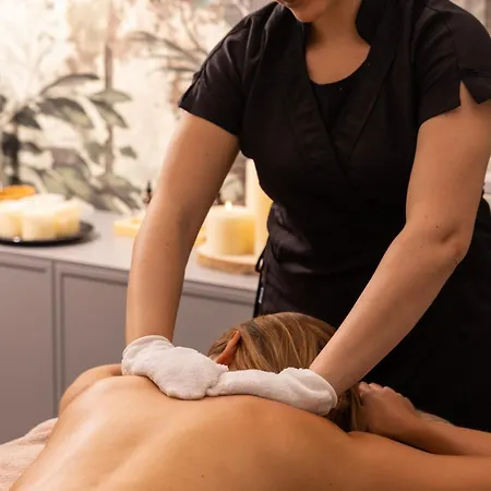 Vis Urban Suites&spa アパートホテル バーリ