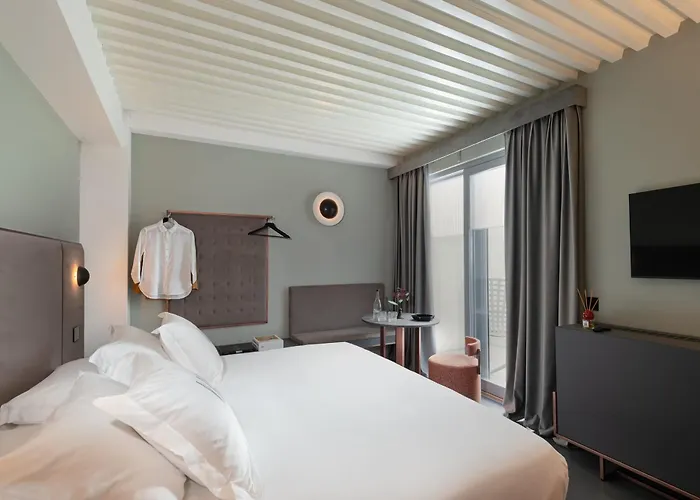 Apartahotel Vis Urban & - Boutique Bari